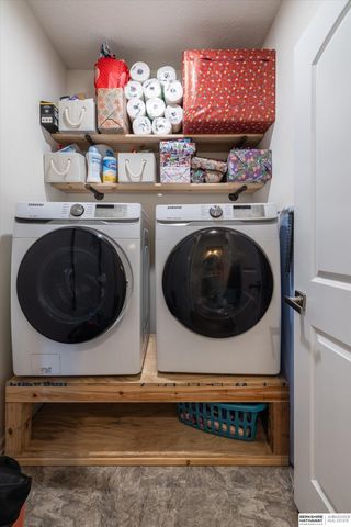 434 Devonshire Drive, Gretna, NE 68028