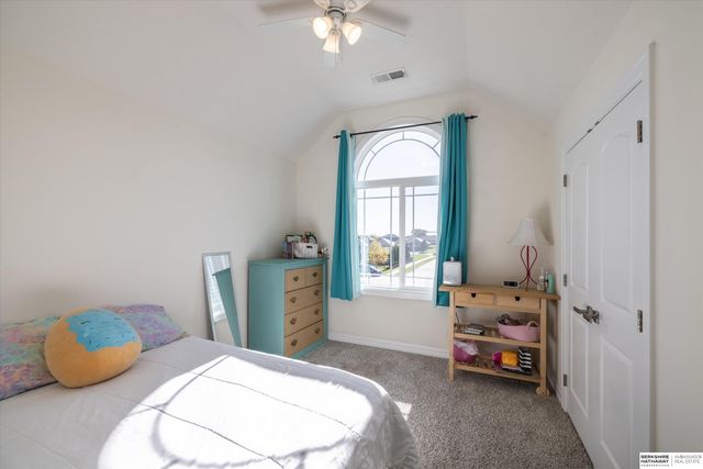 434 Devonshire Drive, Gretna, NE 68028