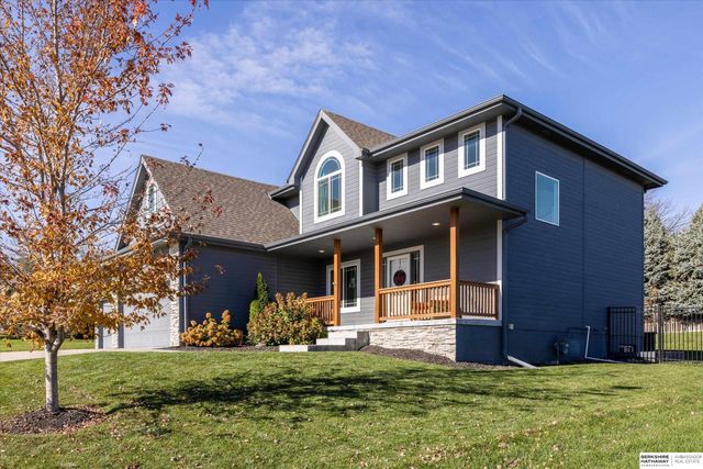 434 Devonshire Drive, Gretna, NE 68028
