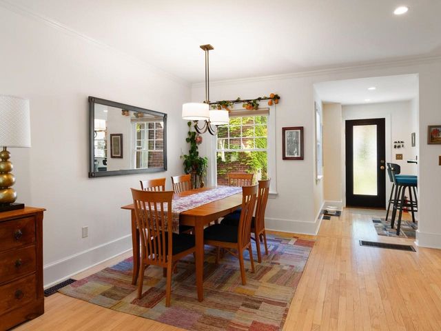 274 College Street, Burlington, VT 05401