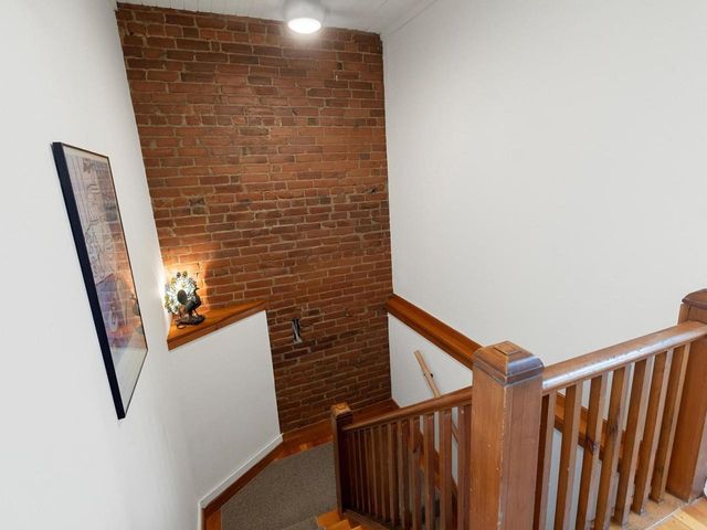 274 College Street, Burlington, VT 05401