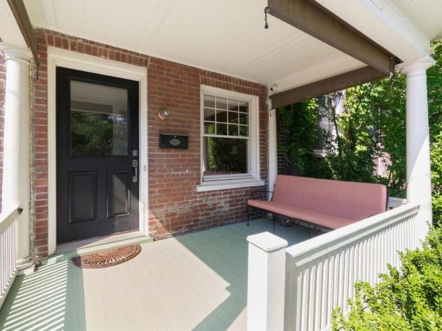 274 College Street, Burlington, VT 05401