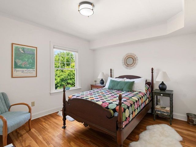 274 College Street, Burlington, VT 05401