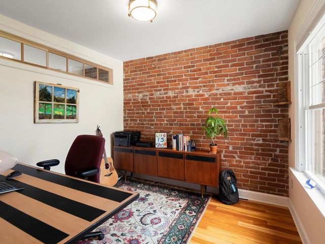 274 College Street, Burlington, VT 05401
