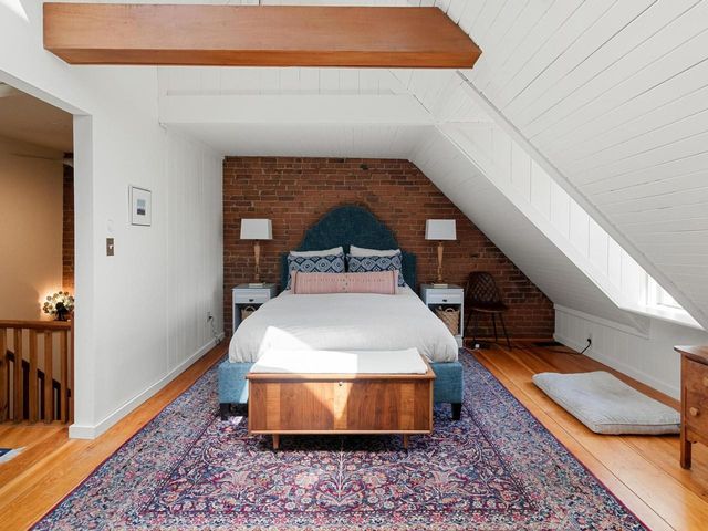 274 College Street, Burlington, VT 05401