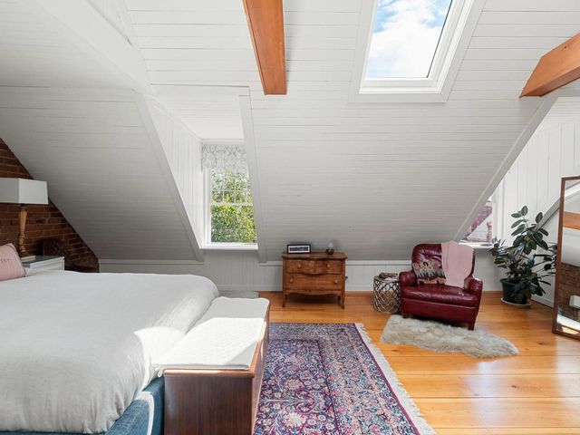 274 College Street, Burlington, VT 05401