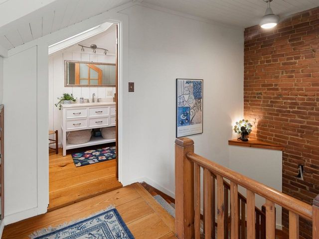 274 College Street, Burlington, VT 05401
