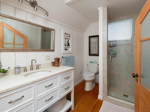 274 College Street, Burlington, VT 05401