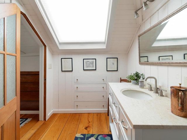 274 College Street, Burlington, VT 05401