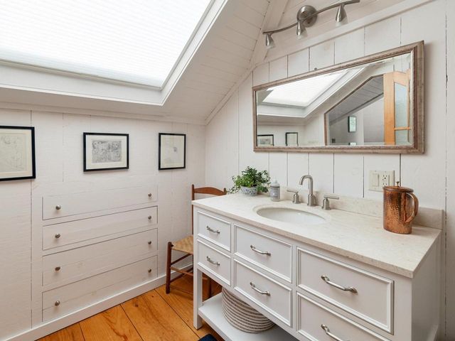 274 College Street, Burlington, VT 05401