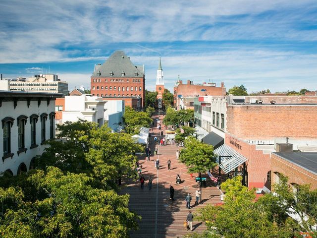 274 College Street, Burlington, VT 05401