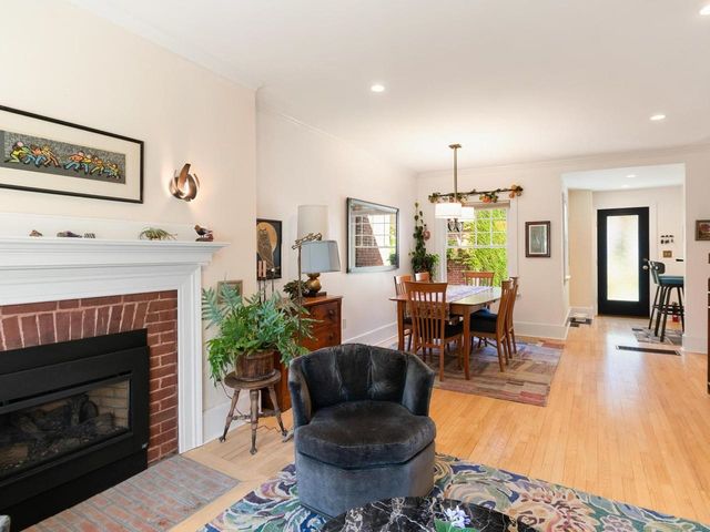 274 College Street, Burlington, VT 05401