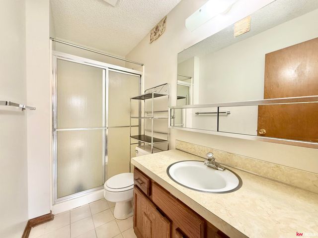 3320 N 73 Street, Lincoln, NE 68507