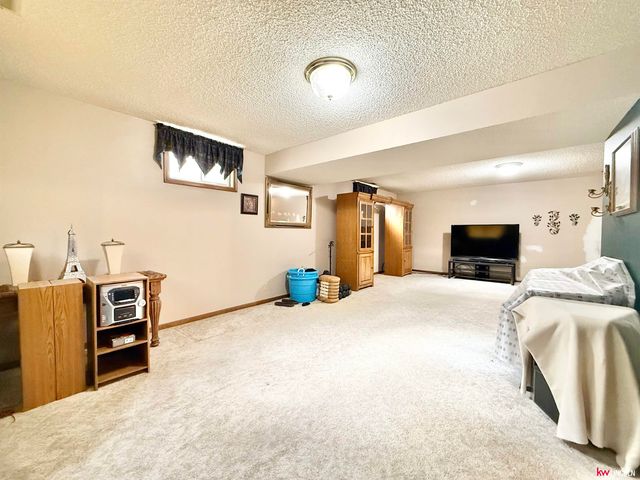 3320 N 73 Street, Lincoln, NE 68507