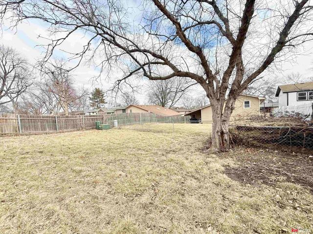 3320 N 73 Street, Lincoln, NE 68507