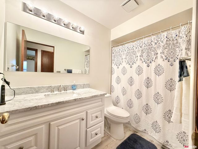 3320 N 73 Street, Lincoln, NE 68507