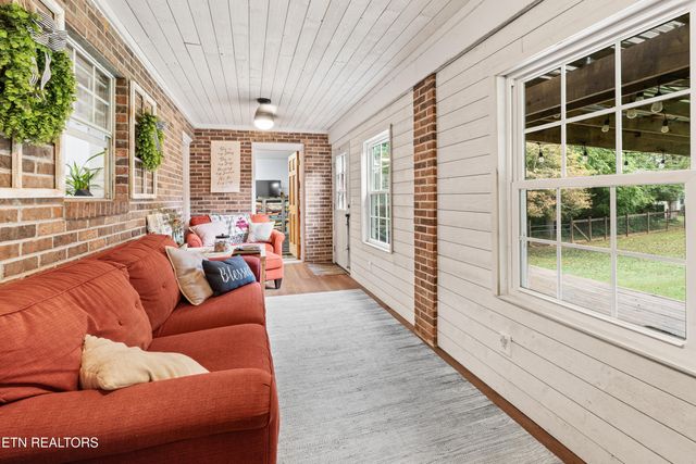 124 Westmoreland Drive, Maryville, TN 37803