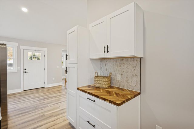 178 Maple Street NE, Rockford, MI 49341