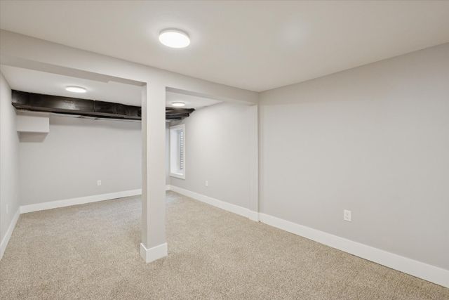 178 Maple Street NE, Rockford, MI 49341