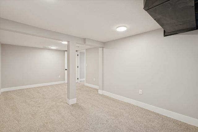 178 Maple Street NE, Rockford, MI 49341