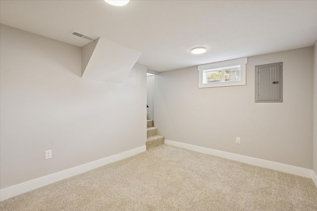 178 Maple Street NE, Rockford, MI 49341