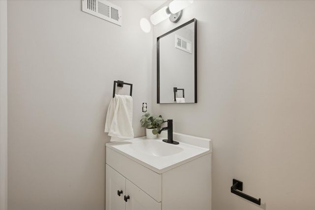 178 Maple Street NE, Rockford, MI 49341