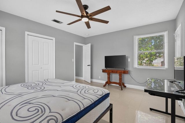 7571 LASALLE Boulevard, Miramar, FL 33023