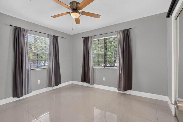 7571 LASALLE Boulevard, Miramar, FL 33023