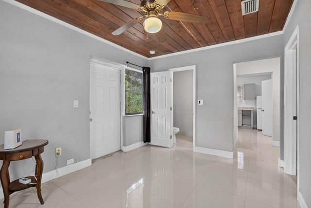 7571 LASALLE Boulevard, Miramar, FL 33023
