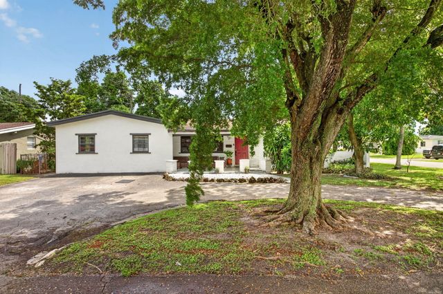 7571 LASALLE Boulevard, Miramar, FL 33023