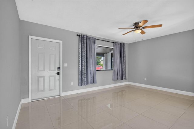 7571 LASALLE Boulevard, Miramar, FL 33023