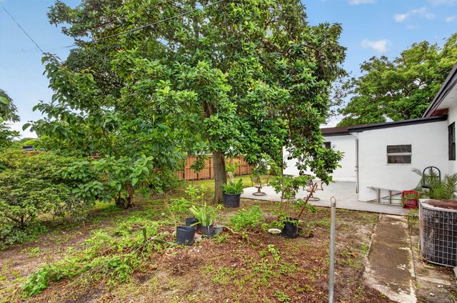 7571 LASALLE Boulevard, Miramar, FL 33023