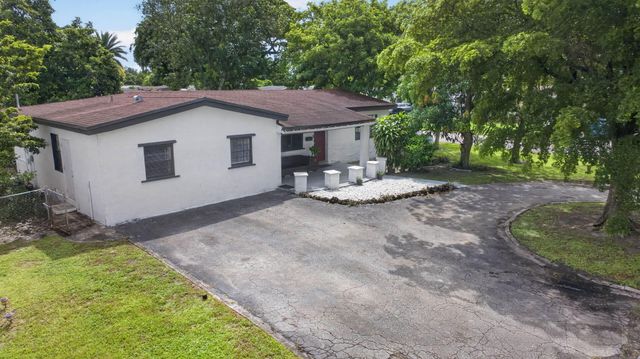 7571 LASALLE Boulevard, Miramar, FL 33023