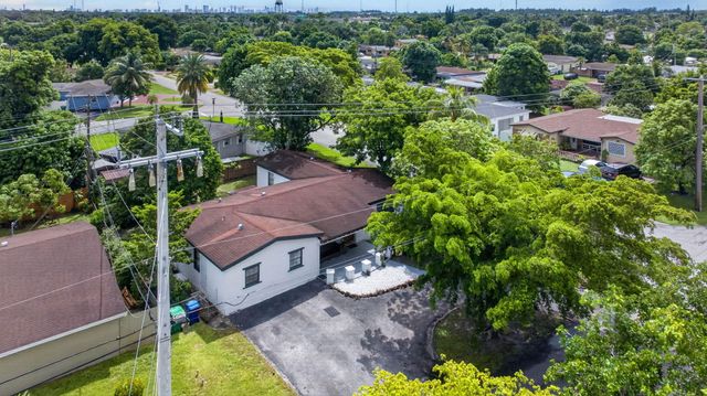 7571 LASALLE Boulevard, Miramar, FL 33023
