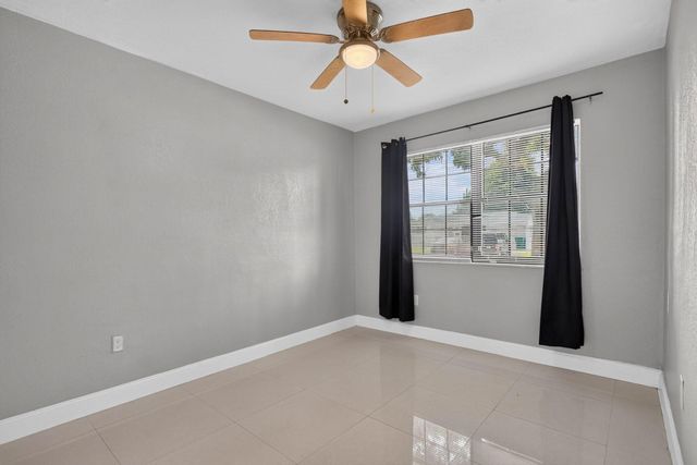 7571 LASALLE Boulevard, Miramar, FL 33023