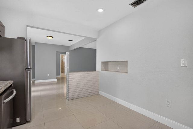 7571 LASALLE Boulevard, Miramar, FL 33023