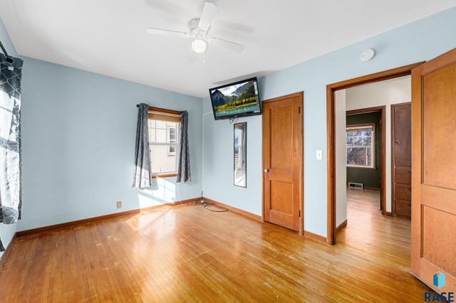 1604 W 18th St Street, Sioux Falls, SD 57104