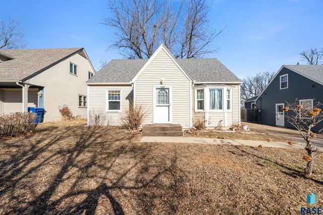 1604 W 18th St Street, Sioux Falls, SD 57104
