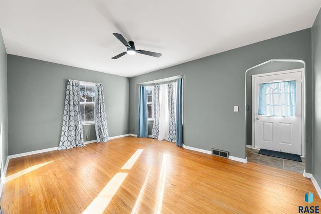 1604 W 18th St Street, Sioux Falls, SD 57104