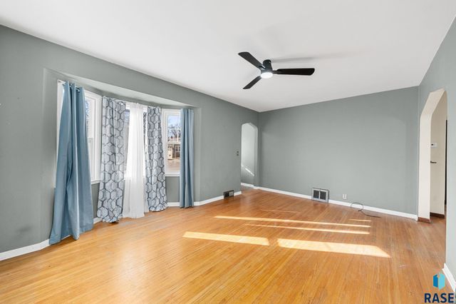 1604 W 18th St Street, Sioux Falls, SD 57104