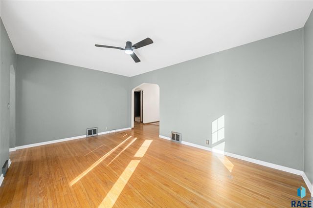 1604 W 18th St Street, Sioux Falls, SD 57104