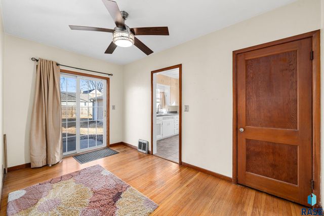 1604 W 18th St Street, Sioux Falls, SD 57104