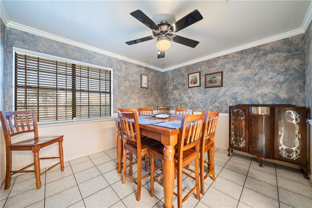 707 S Metz St, Orange Grove, TX 78372