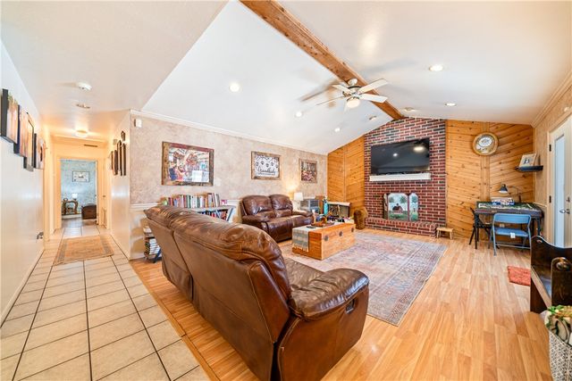 707 S Metz St, Orange Grove, TX 78372