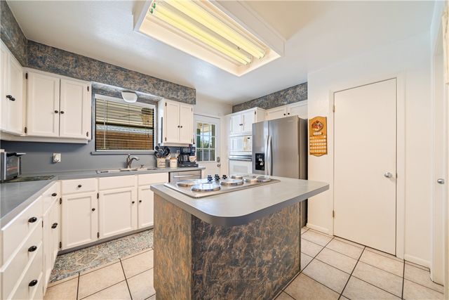 707 S Metz St, Orange Grove, TX 78372