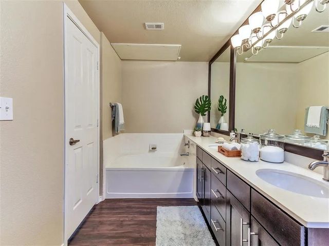 5445 Caruth Haven Lane 1426, Dallas, TX 75225