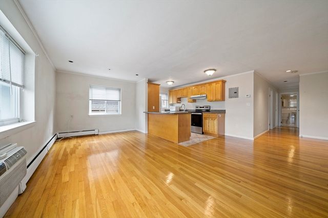 425 S Huntington Ave 8, Boston, MA 02130