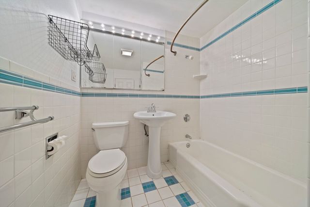 425 S Huntington Ave 8, Boston, MA 02130