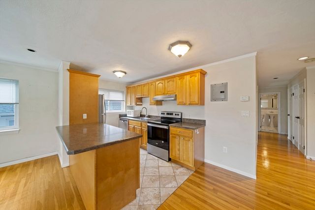 425 S Huntington Ave 8, Boston, MA 02130