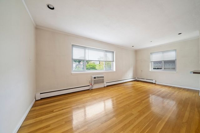 425 S Huntington Ave 8, Boston, MA 02130